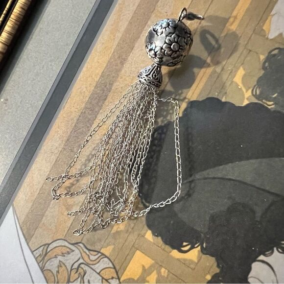 Silver Ball Tassel Pendant - Picture 4 of 5
